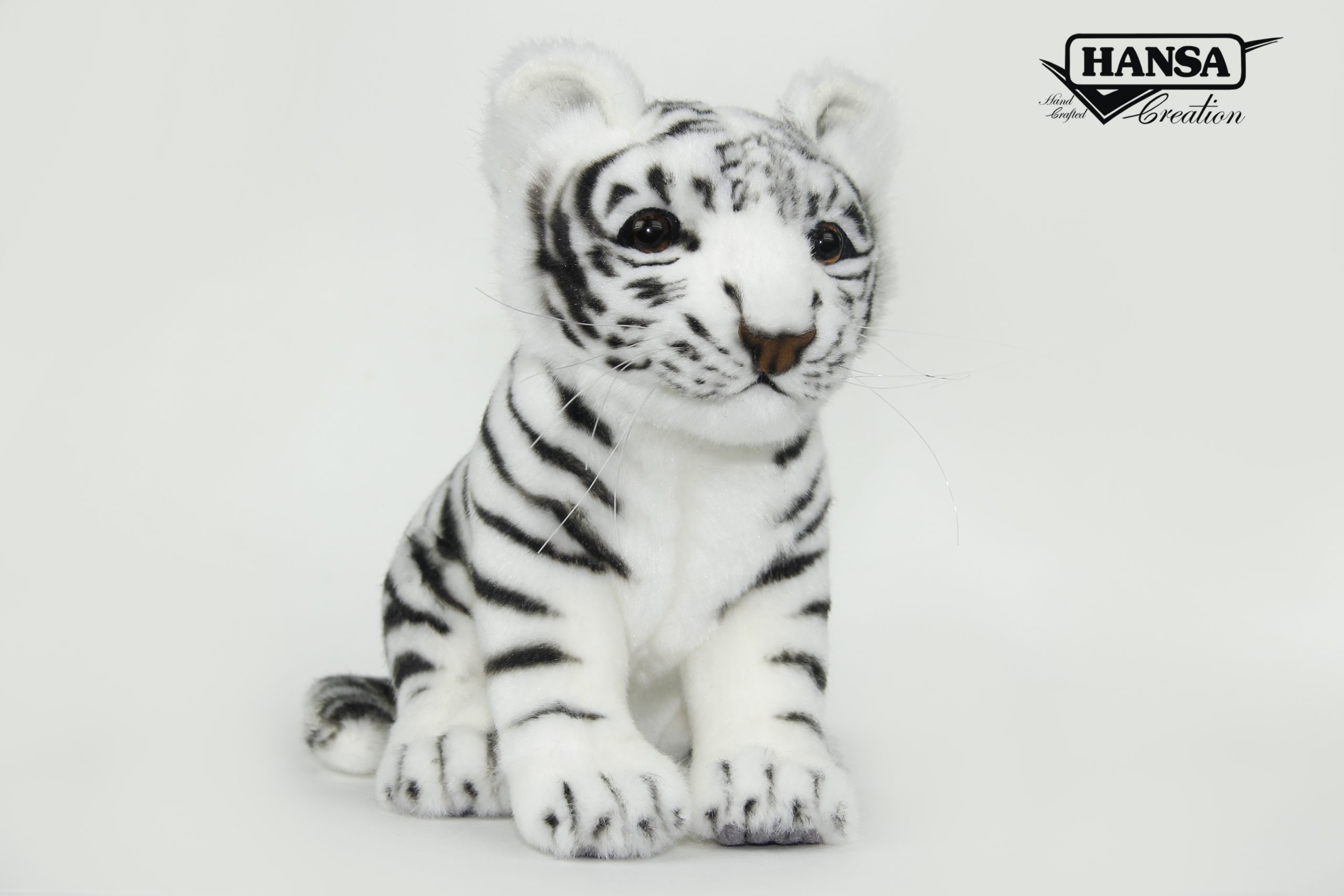 7673-Tiger White Amur Cub 26cm.L – Hansa Creation Inc.